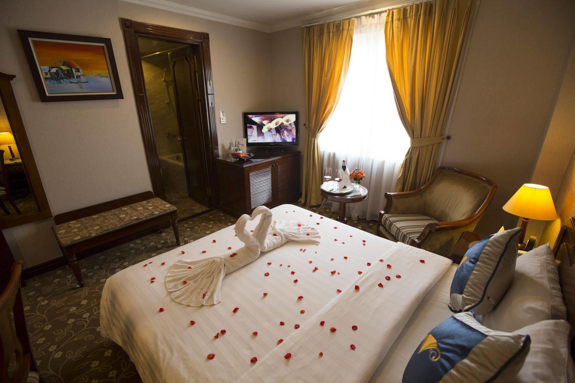 Adamas Hanoi Hotel Exterior photo